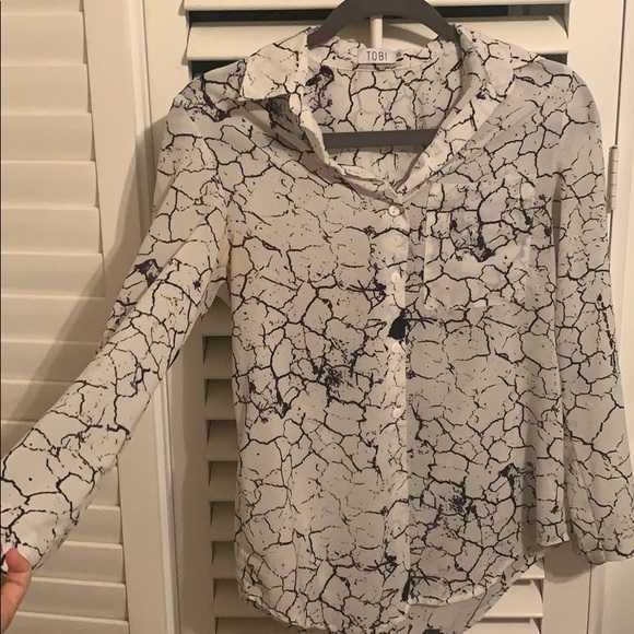 Tops - Marble look button down blouse